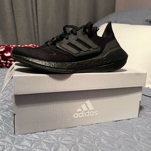 Adidas Ultraboost 22